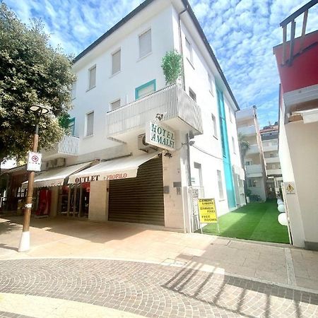 Hotel Amalfi&Dépendance Lignano Sabbiadoro Esterno foto