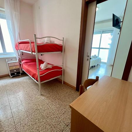Hotel Amalfi&Dépendance Lignano Sabbiadoro Esterno foto