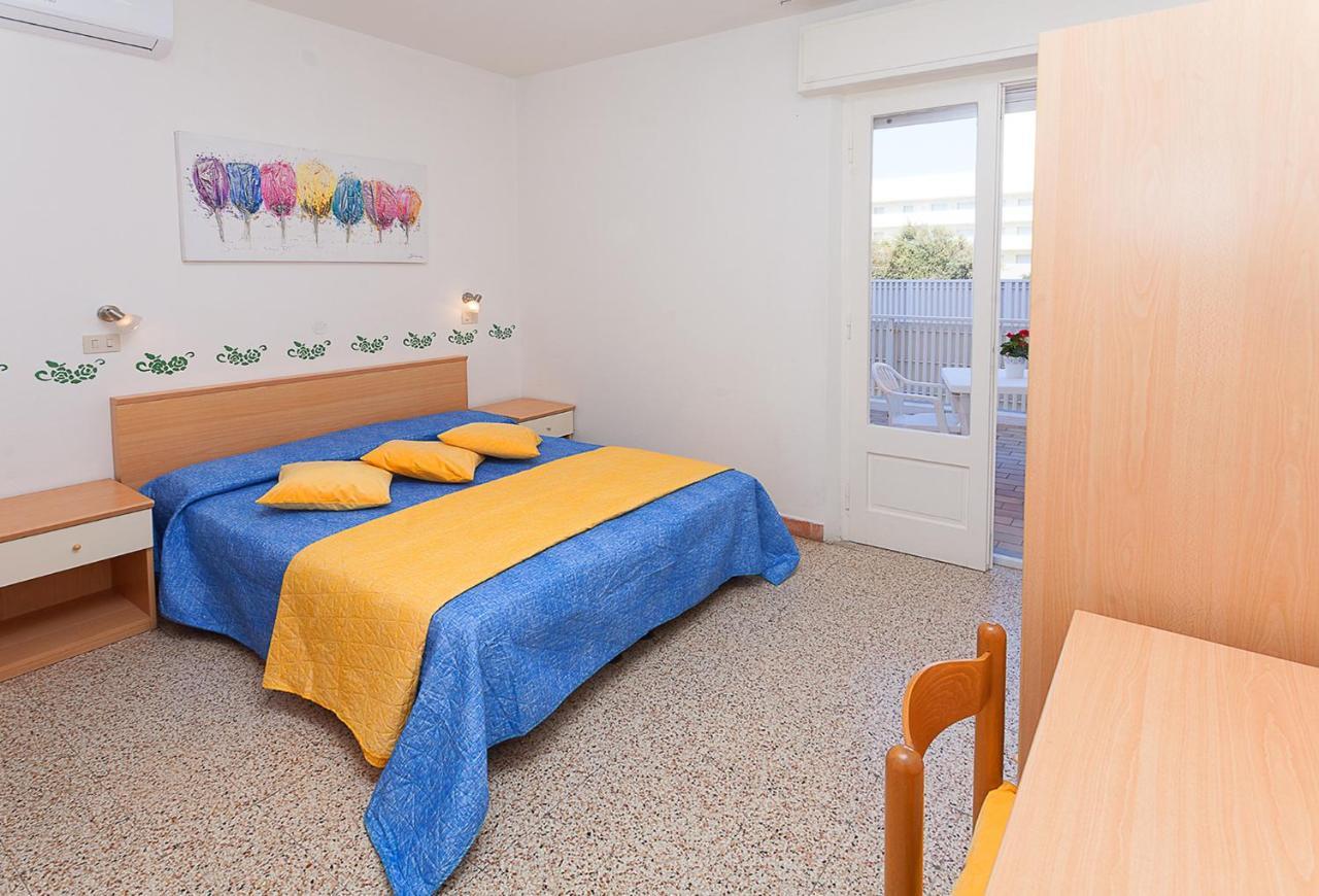 Hotel Amalfi&Dépendance Lignano Sabbiadoro Esterno foto