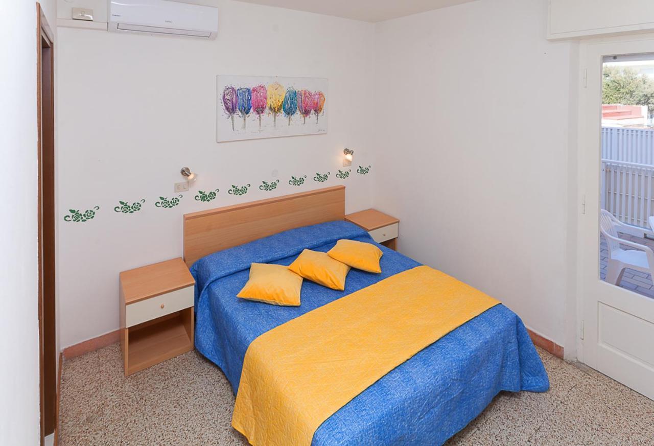 Hotel Amalfi&Dépendance Lignano Sabbiadoro Esterno foto