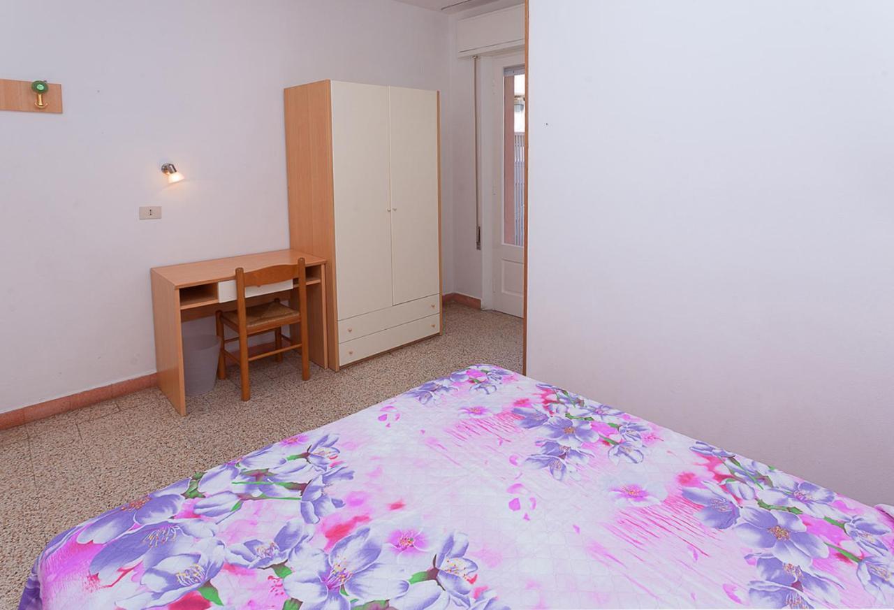 Hotel Amalfi&Dépendance Lignano Sabbiadoro Esterno foto