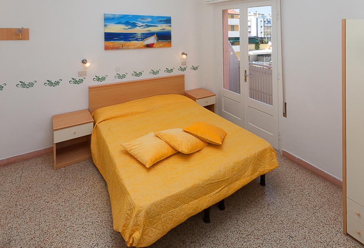 Hotel Amalfi&Dépendance Lignano Sabbiadoro Esterno foto
