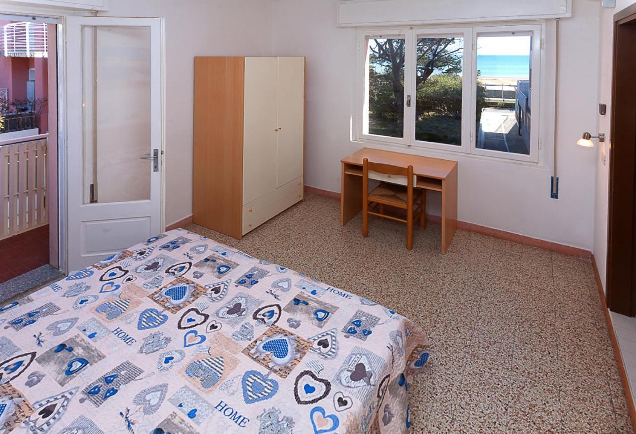 Hotel Amalfi&Dépendance Lignano Sabbiadoro Esterno foto