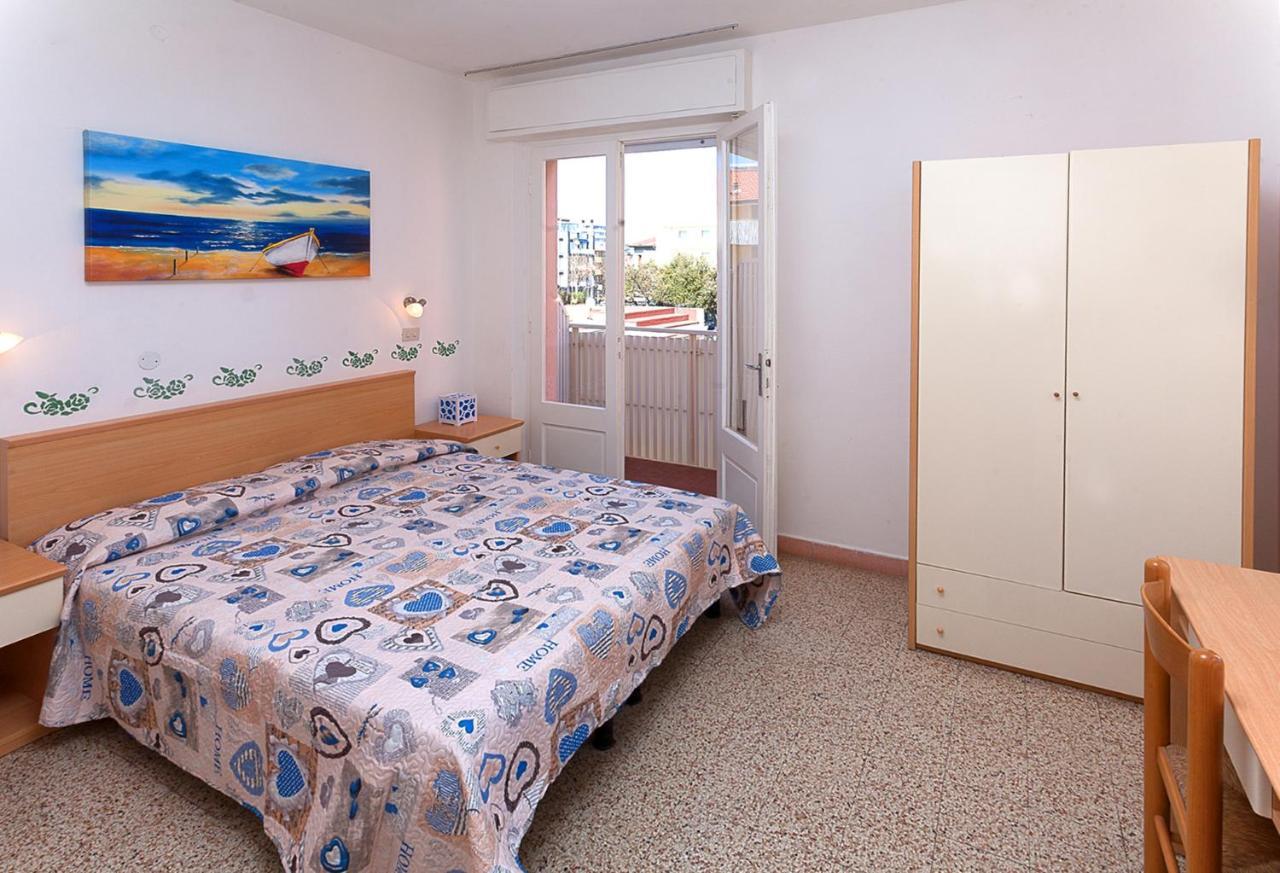 Hotel Amalfi&Dépendance Lignano Sabbiadoro Esterno foto