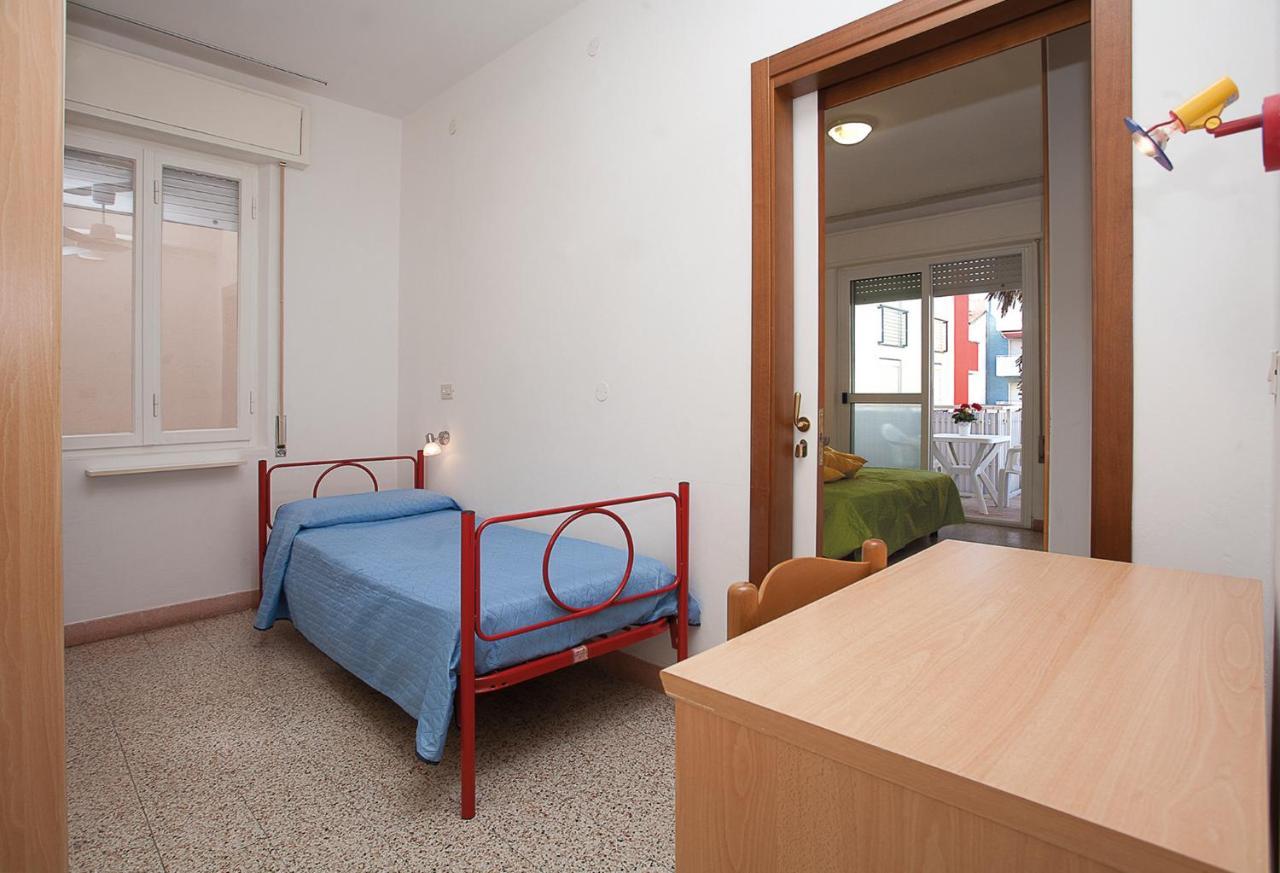 Hotel Amalfi&Dépendance Lignano Sabbiadoro Esterno foto