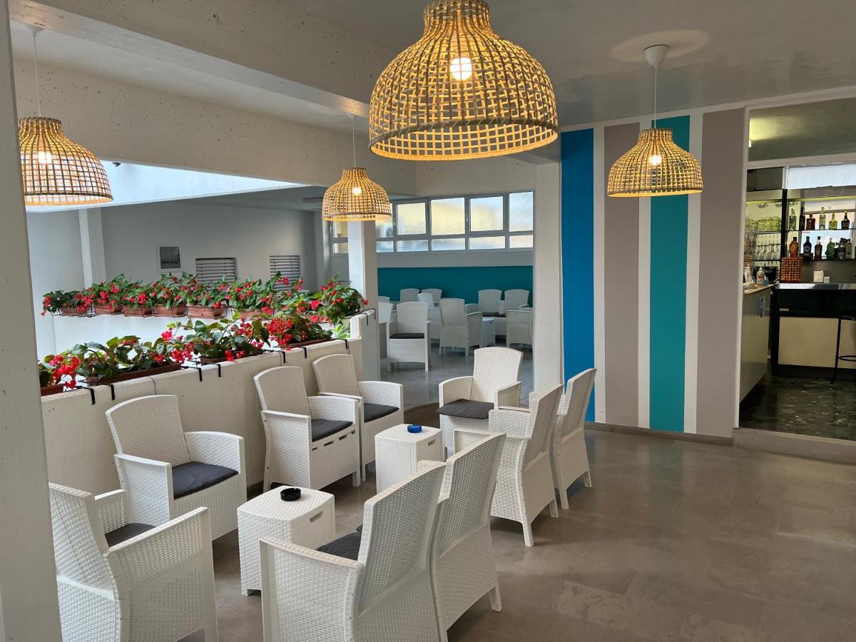 Hotel Amalfi&Dépendance Lignano Sabbiadoro Esterno foto