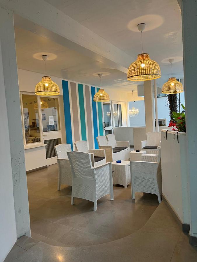 Hotel Amalfi&Dépendance Lignano Sabbiadoro Esterno foto