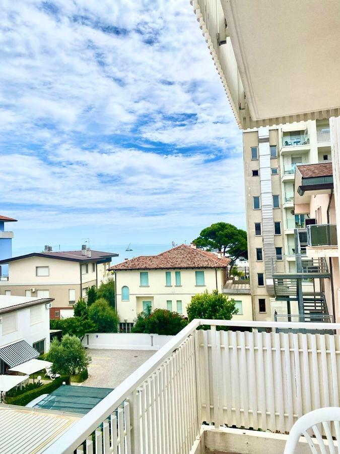 Hotel Amalfi&Dépendance Lignano Sabbiadoro Esterno foto