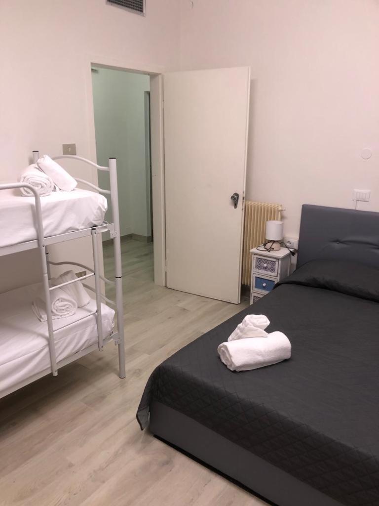 Hotel Amalfi&Dépendance Lignano Sabbiadoro Esterno foto